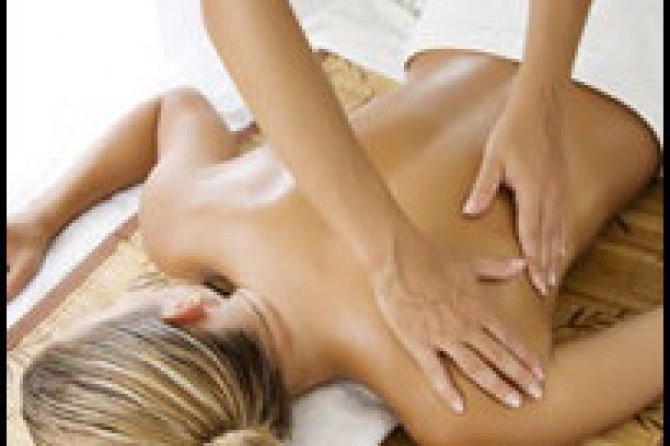 Uvolňující relaxační masáž celého těla pro 1 osobu na 90 minut